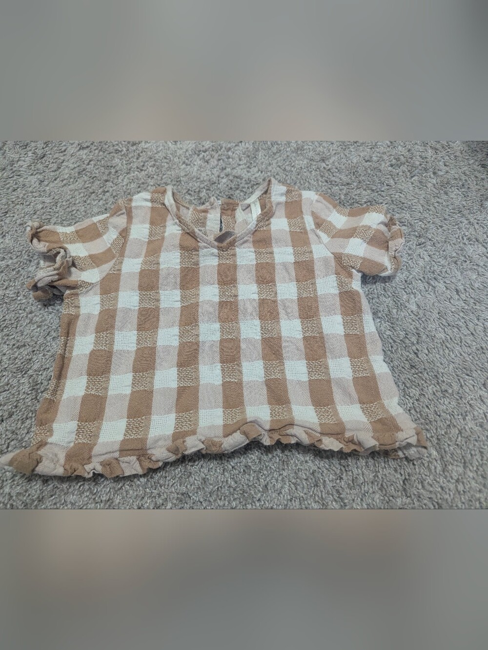 Rylee + Cru Tan & White Gingham Short Sleeve Top